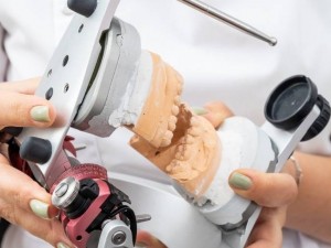 Finding the Best Dental Lab Near You: What to Look For and Why It Matters